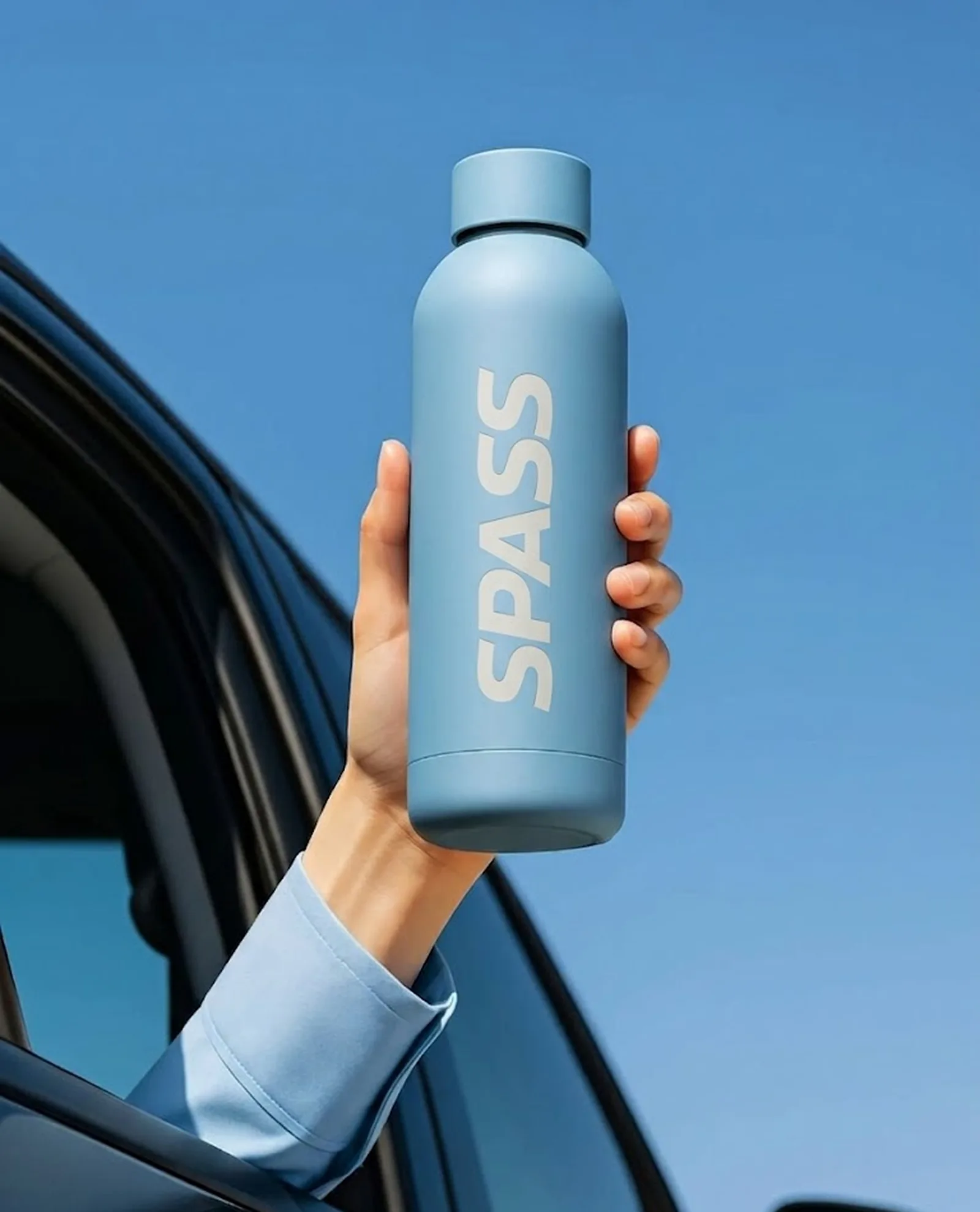 SPASS: bidon z logotypem